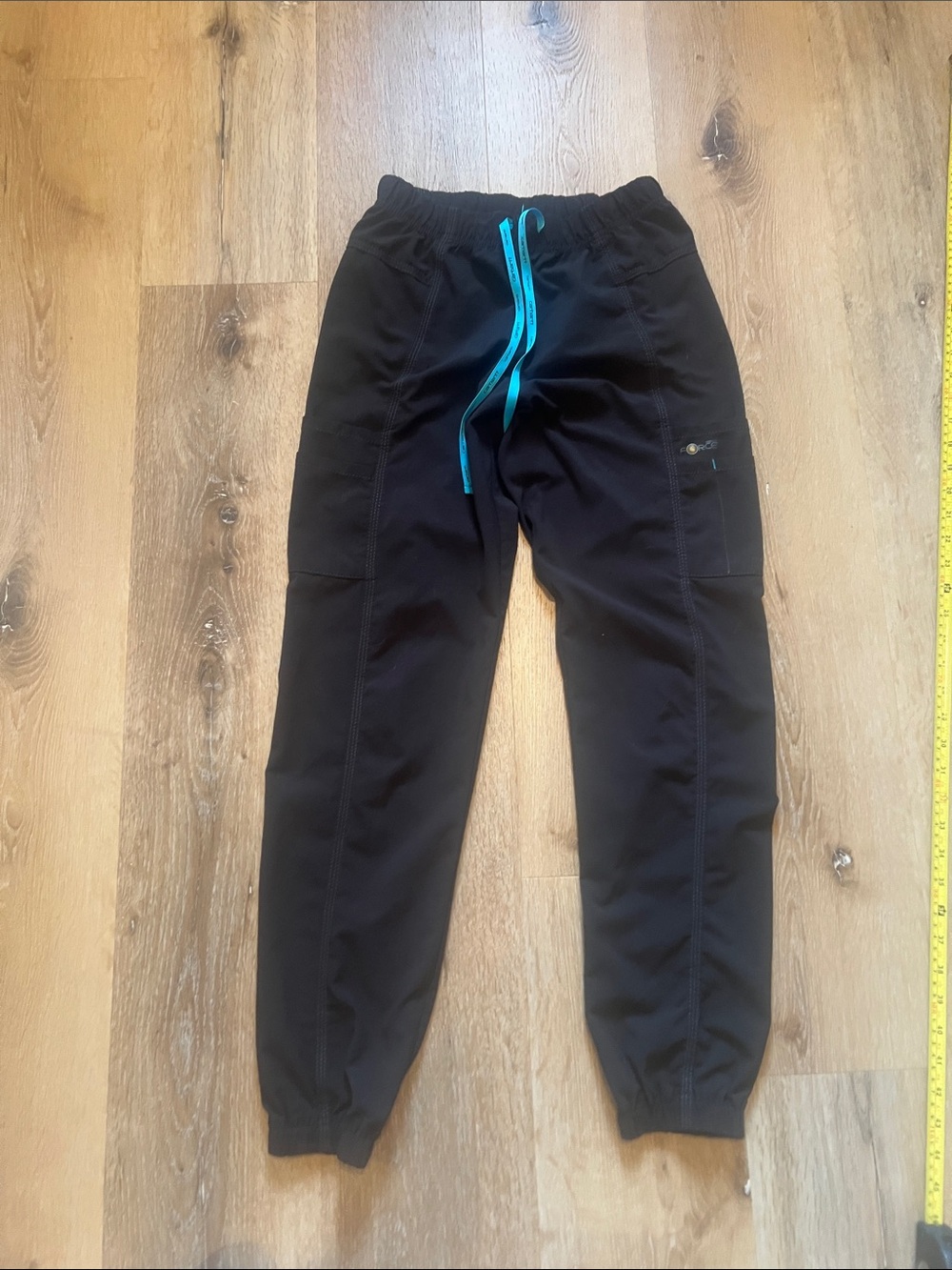 Carhartt Women’s Black Jogger Scrubs XS with Blue Drawstring